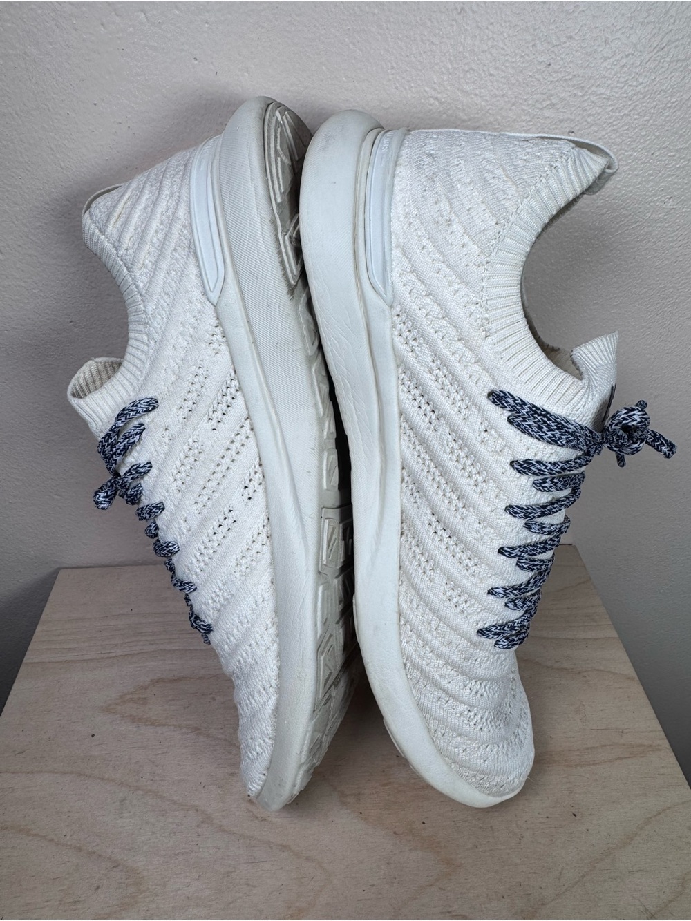 APL TechLoom Wave Cream Knit Sneakers Navy Accent Laces 8 - Picture 7 of 9